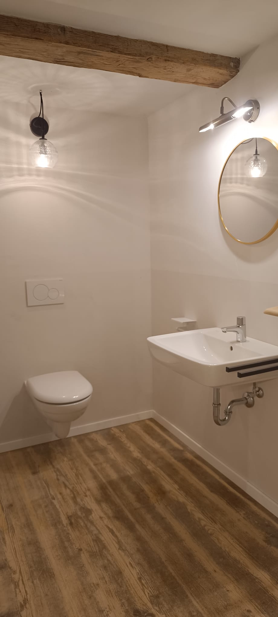 Altbausanierung mit neuen Decken und Malerarbeiten in Rottenacker Neuemühle